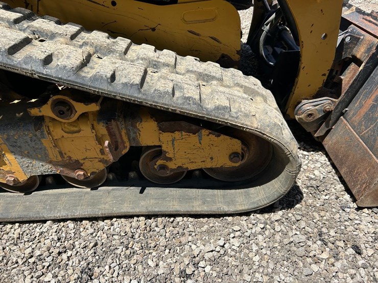 2017-caterpillar-249d-image-14