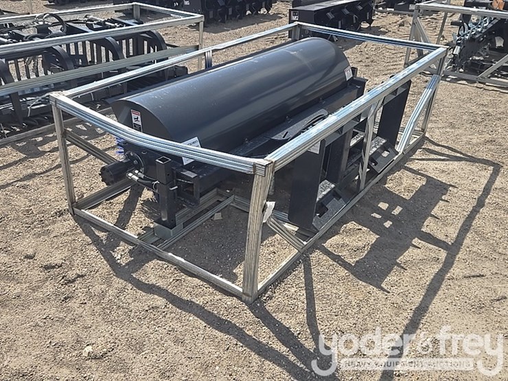 unused-jct-84"-angle-broom-to-suit-skidsteer-image-3
