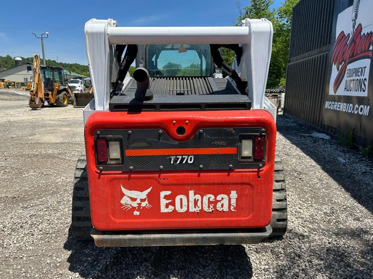 2022-bobcat-t770-image-3