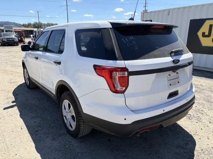 2017-ford-explorer-image-6
