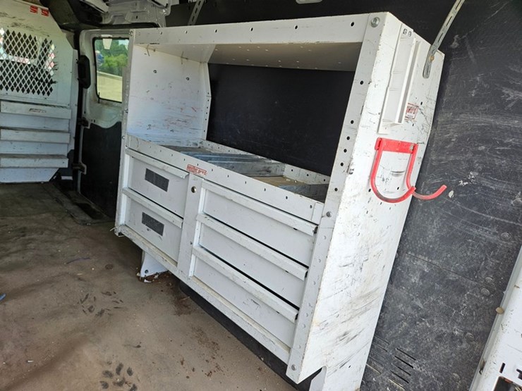 2017-ford-cargo-image-14