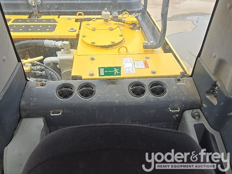2022-komatsu-pc360-lc-11-image-64