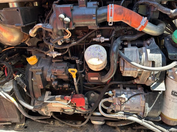 2021-bobcat-t770-image-15