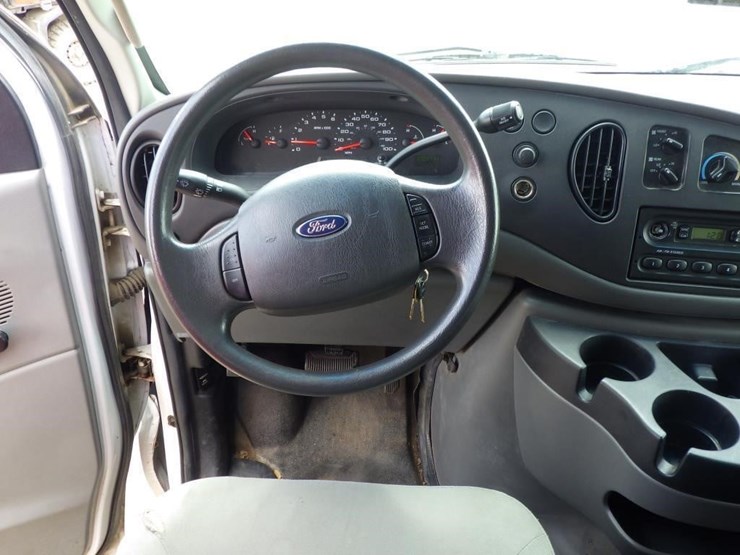 2007-ford-econoline-350-image-9