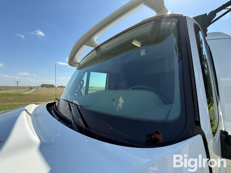 2015-international-prostar-image-11