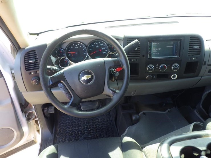 2013-chevrolet-2500hd-image-8