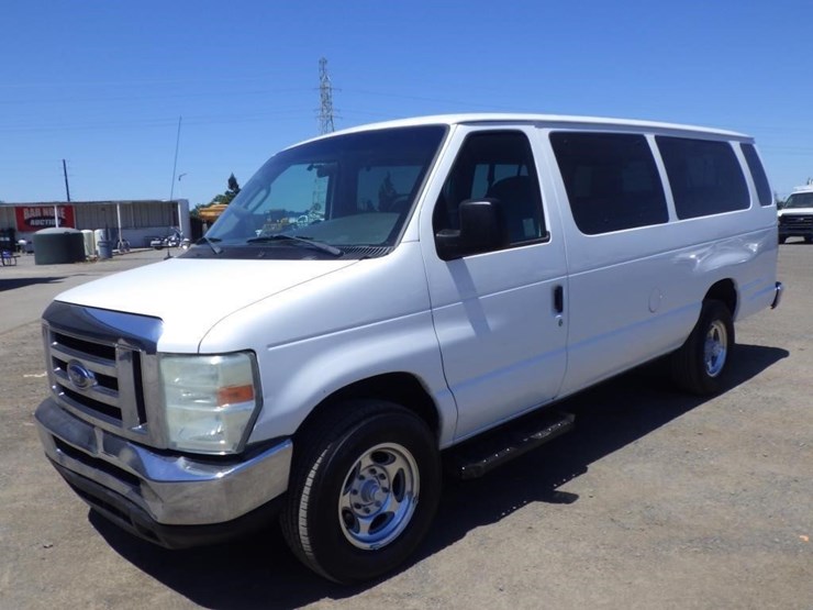 2008-ford-econoline-350-image-1