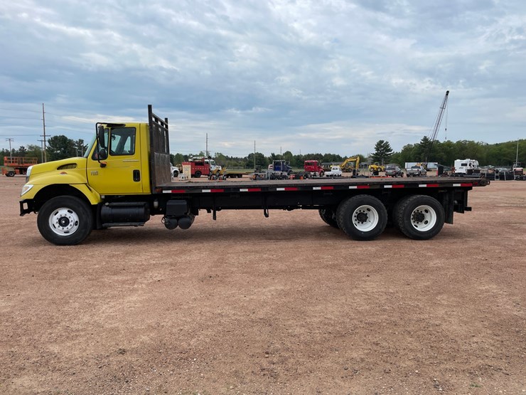 #318-•-2005-ht570-international-7500-6x4-flatbed-(has-mo-title)-(mosinee,-wi)-image-2