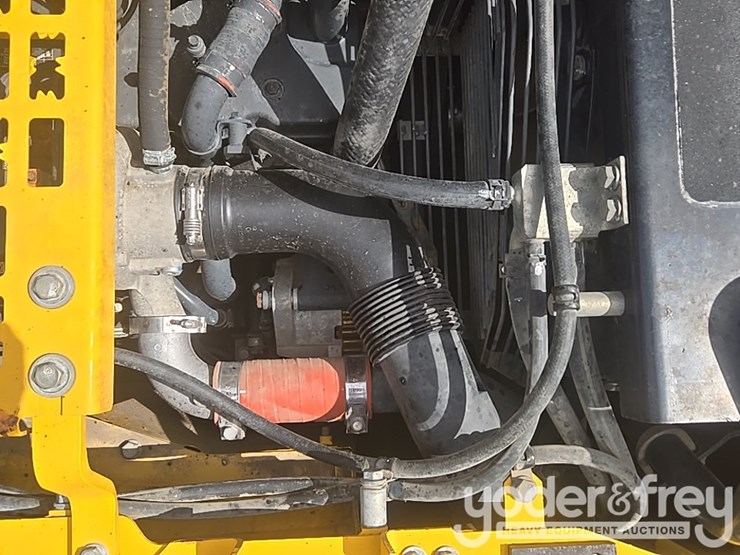 2017-komatsu-pc210-lc-11-image-48