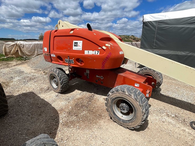 jlg-400s-image-32