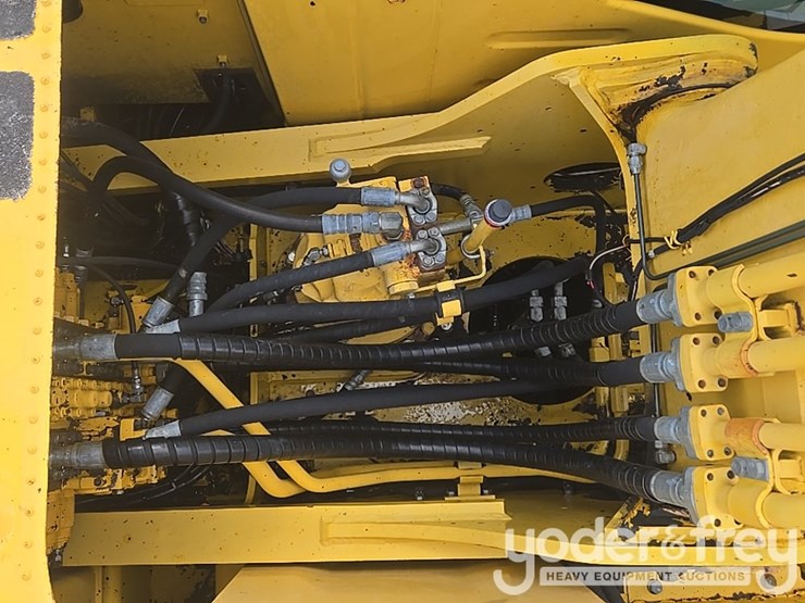 2017-komatsu-pc210-lc-11-image-31