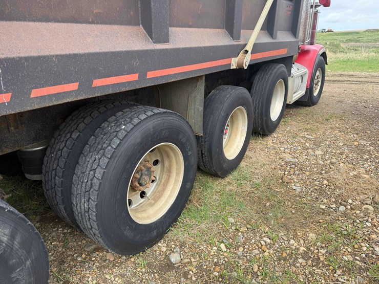 1995-peterbilt-dump-truck-image-6