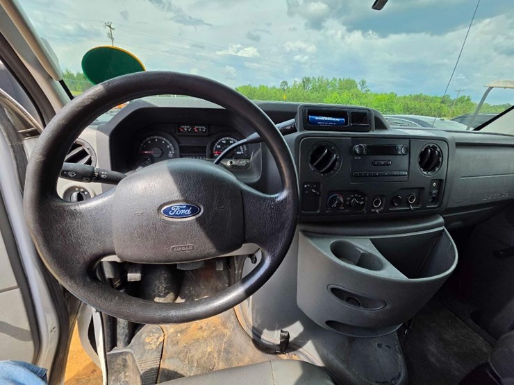 2015-ford-e350-image-9