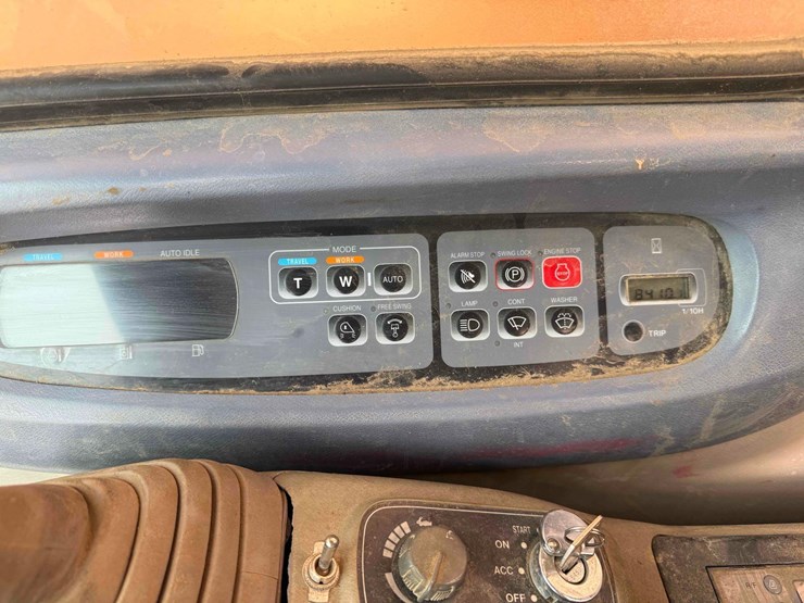 2003-case-cx210-image-23