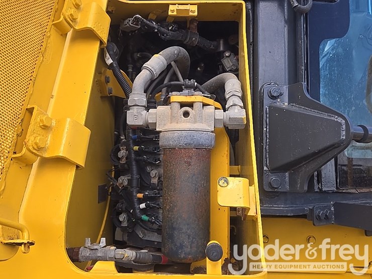 2018-komatsu-d61px-24-image-31