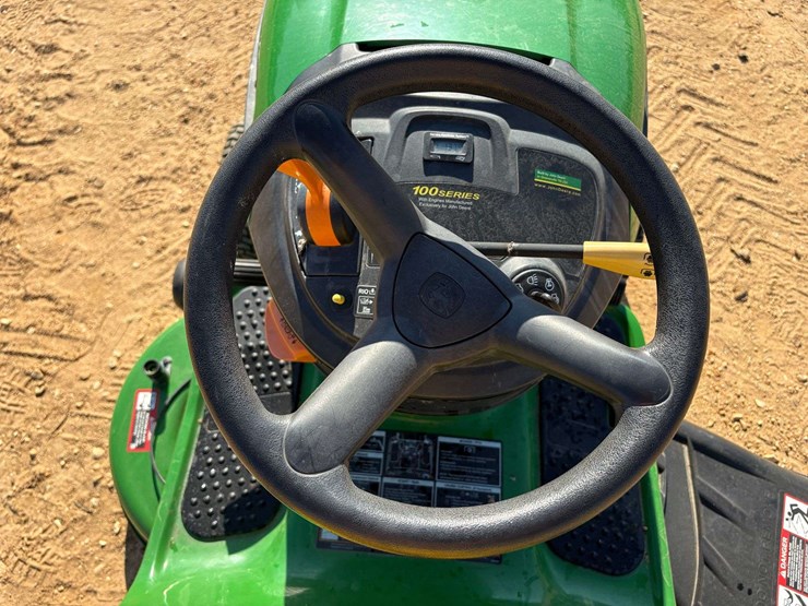 2016-john-deere-d110-image-7