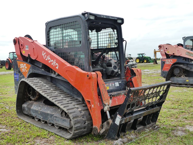 2022-kubota-svl97-2-image-2