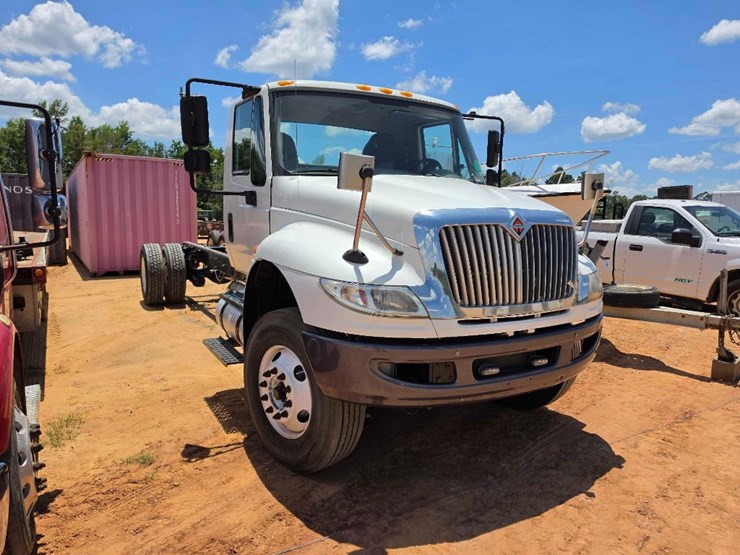 2016-international-durastar-4300-image-4