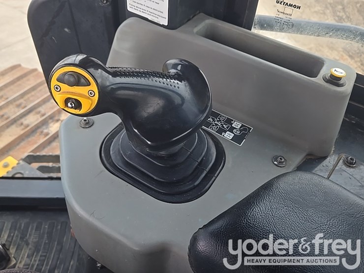 2022-komatsu-d61px-24-image-50