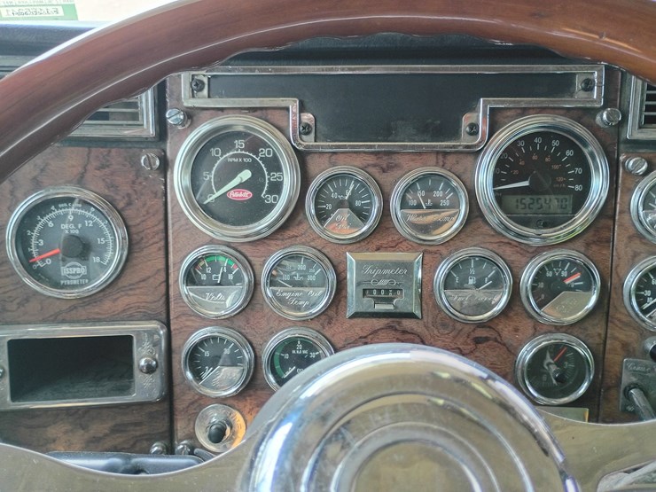 1998-peterbilt-379-image-68