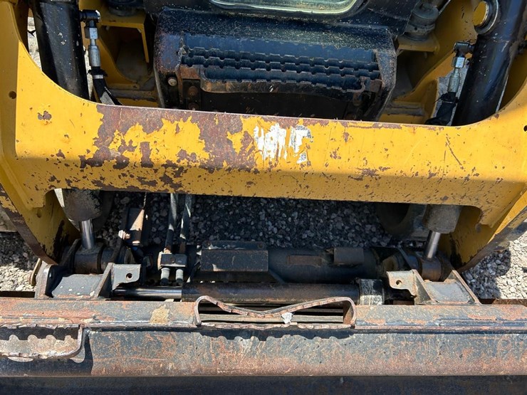 2017-caterpillar-249d-image-10