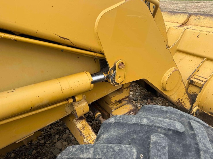 cat-426l-backhoe-image-24