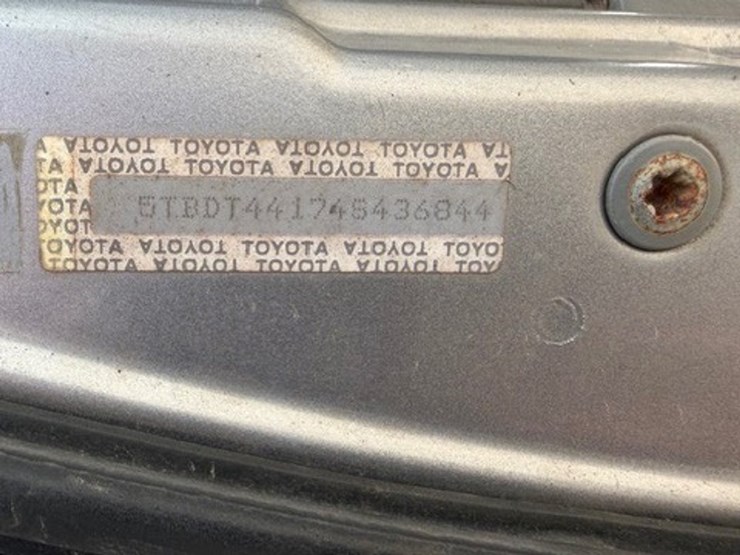 2004-toyota-tundra-image-33