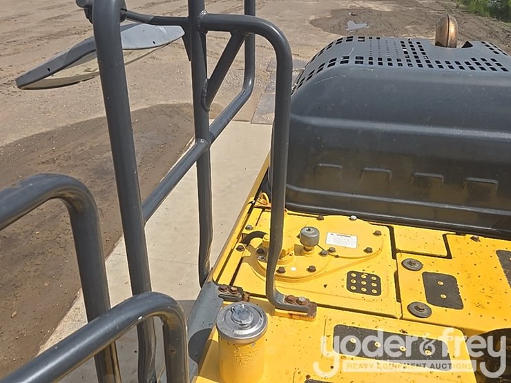 2017-komatsu-pc210-lc-11-image-50