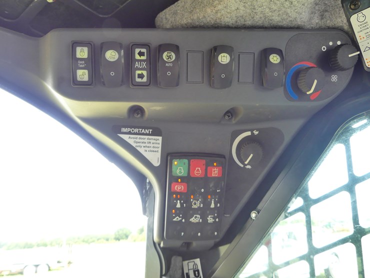 2024-deere-331g-image-18