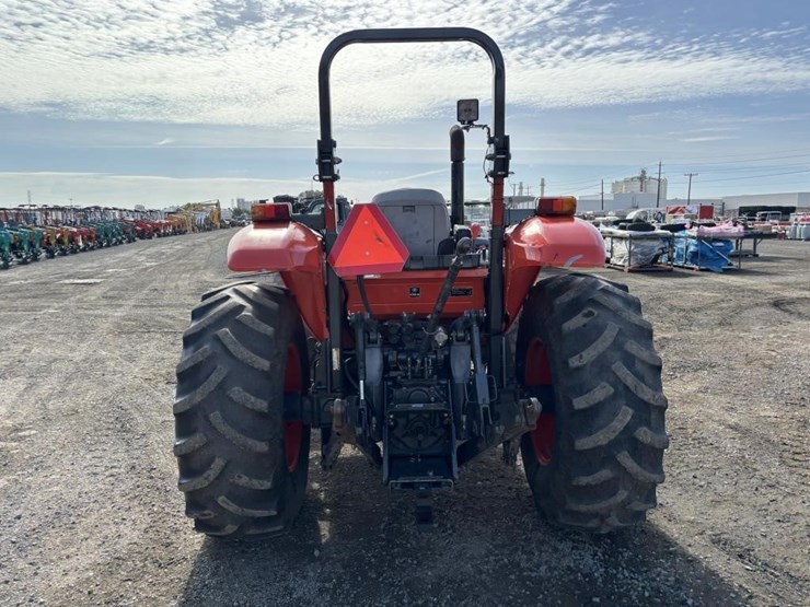 2018-kubota-m5-111d-image-8