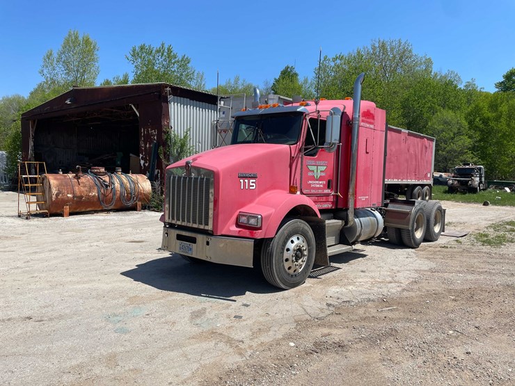 2004-kenworth-t800-image-1
