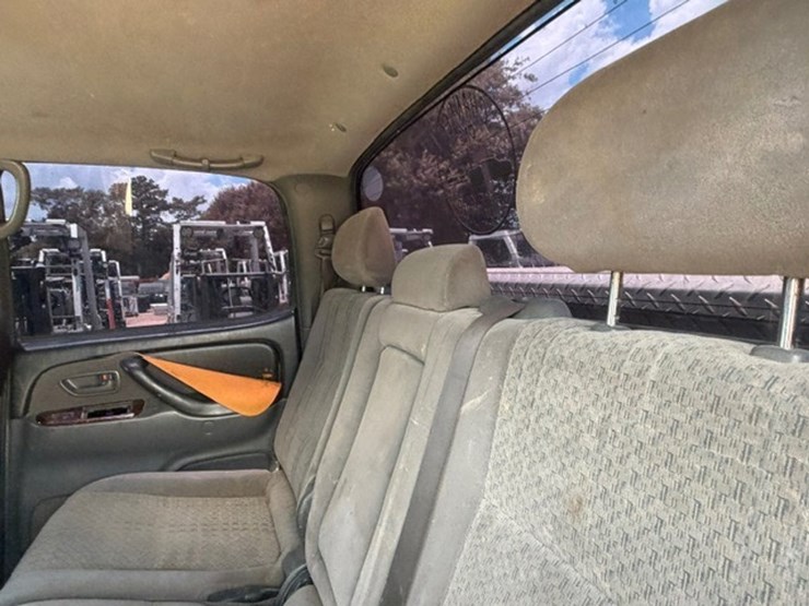 2004-toyota-tundra-image-26
