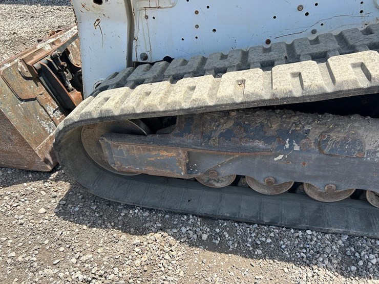 2019-bobcat-t740-image-17