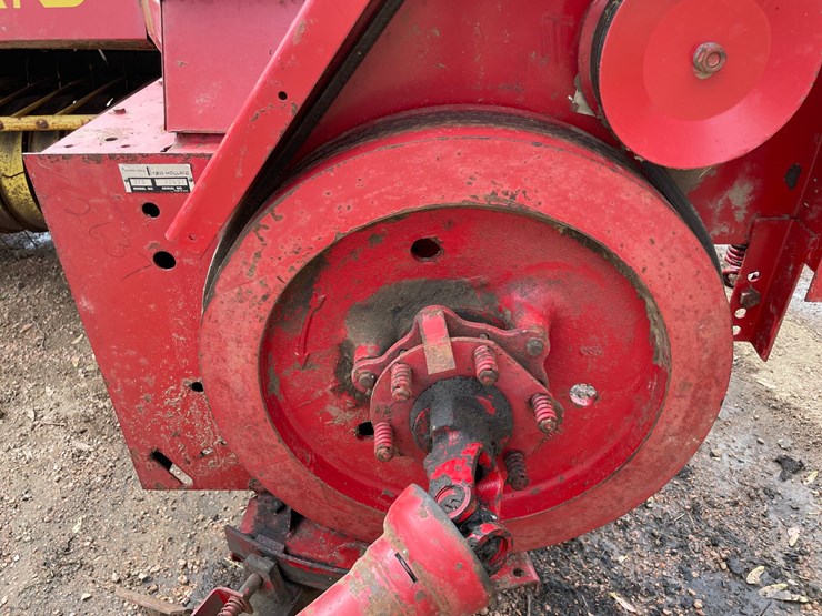 new-holland-273-image-10