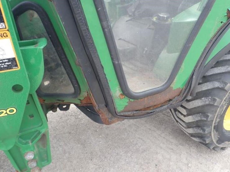 2011-john-deere-1023e-image-31