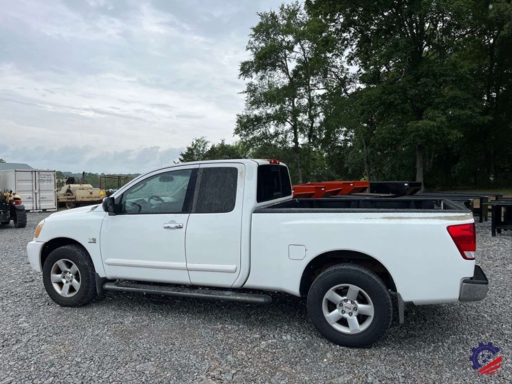 2004-nissan-titan-image-2