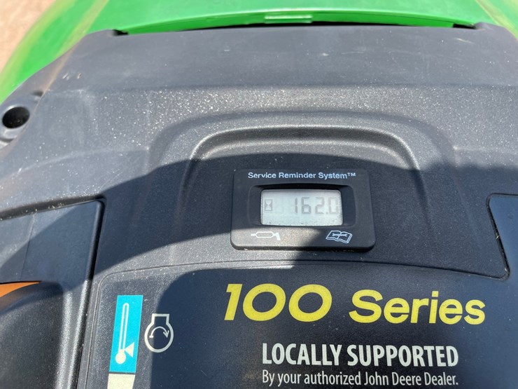 john-deere-e140-image-9