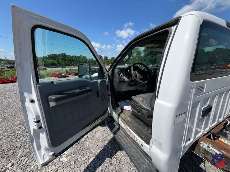 2016-ford-f550-image-51