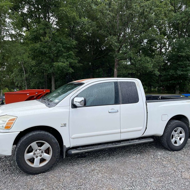 2004 NISSAN TITAN