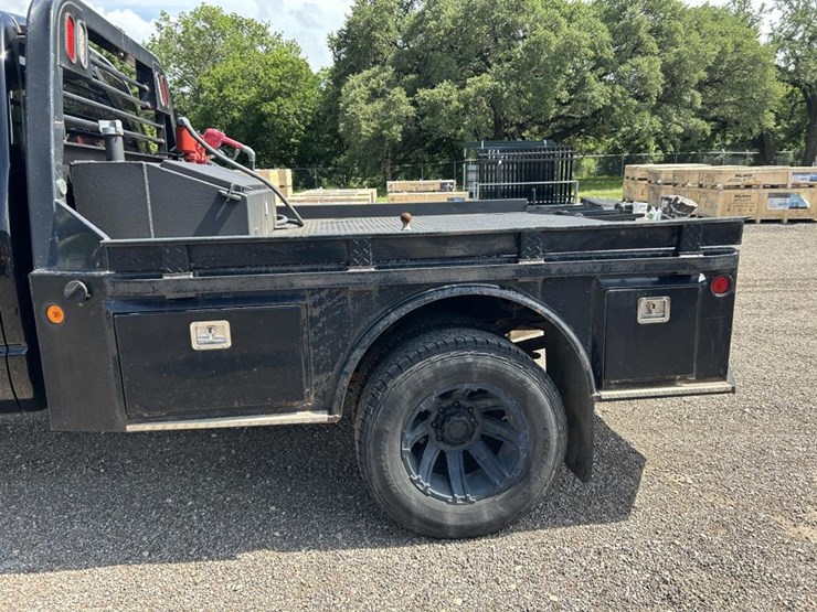 2004-dodge-ram-3500-image-9