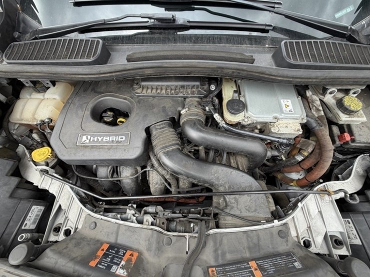 2016-ford-c-max-sel-hybrid-sedan-image-13
