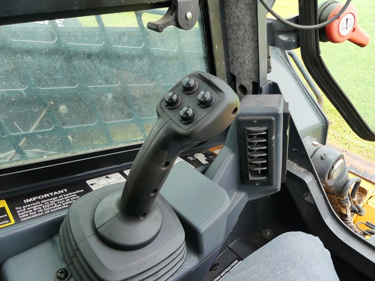 2023-deere-331g-image-14