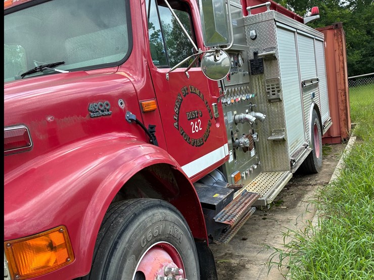 #101-•-2002-laverne-pumper-fire-truck-image-1