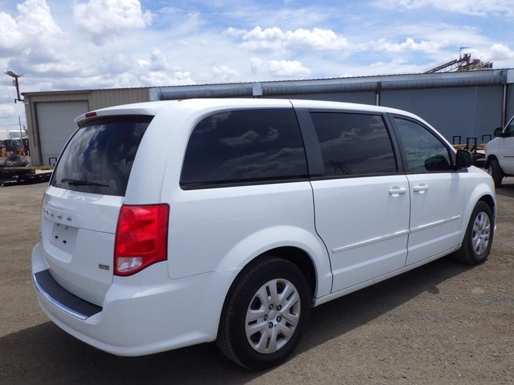 2015-dodge-grand-caravan-image-3