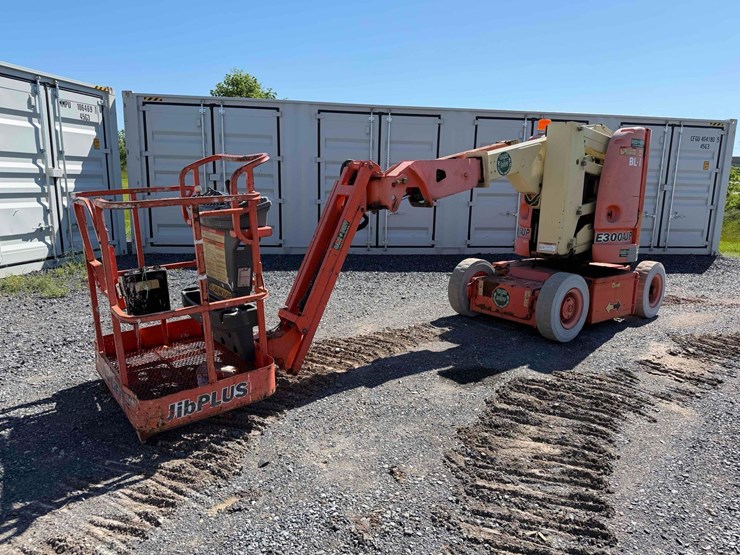 2000-jlg-e300ajp-image-1
