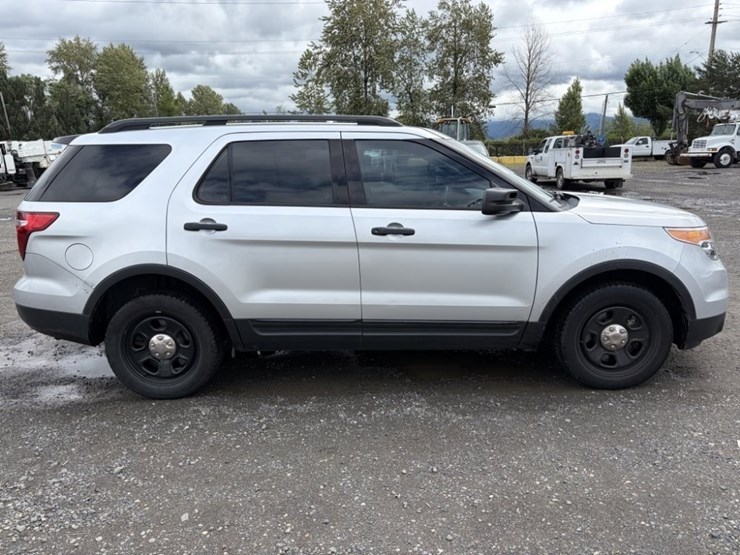 2015-ford-explorer-image-3