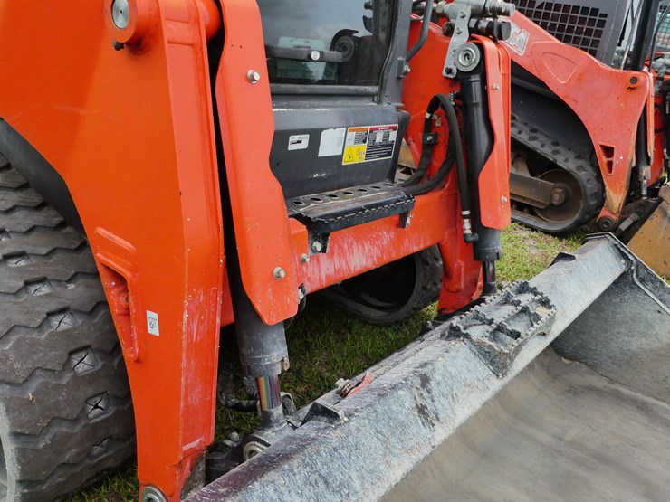 2023-kubota-svl75-3-image-4