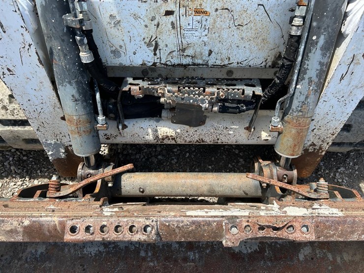2019-bobcat-t740-image-10