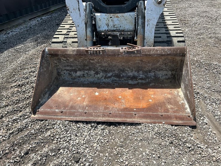 2019-bobcat-t740-image-9