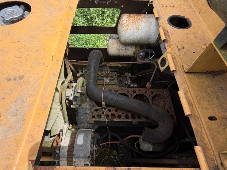 new-holland-l555-image-11